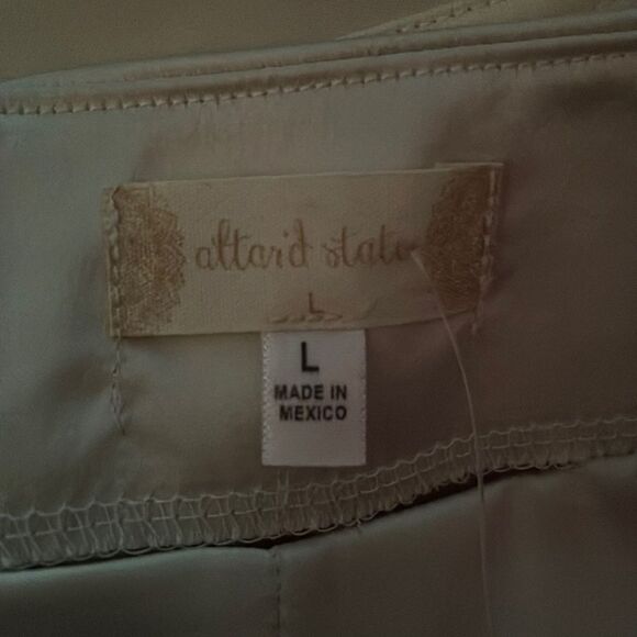 NWT Altar'd State champagne Skort, Size L - Picture 5 of 6